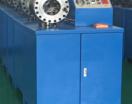 Tubing lock machine
